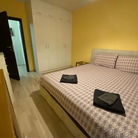 Daire Modern & 1br With Lovely Terrace