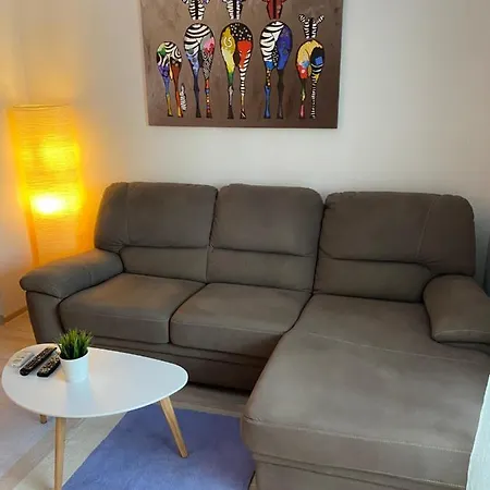 Modern & 1br With Lovely Terrace *