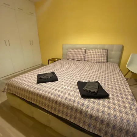 Modern & 1br With Lovely Terrace Daire