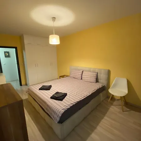 Modern & 1br With Lovely Terrace *